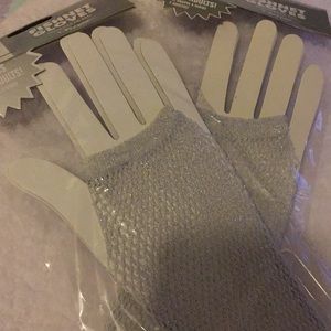 NEW Silver Fishnet🧤 Gloves 🧤